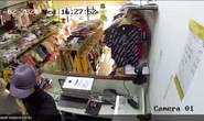 Thanh niên vào shop đồ trẻ em ở Thủ Đức táo tợn đâm nhân viên, cướp tài sản
