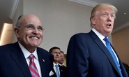 Tổng thống Donald Trump làm gì trong lúc quốc hội “dầu sôi lửa bỏng”?