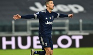 Ronaldo san bằng kỷ lục ghi nhiều bàn nhất lịch sử bóng đá