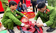 Chặn xe giường nằm, cảnh sát phát hiện 83 kg pháo nổ Trung Quốc