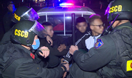 Nhóm thiếu niên choai choai chuyên tụ tập đánh võng, tạt đầu xe trêu chọc cảnh sát