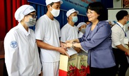 Bình Dương: Phó Chủ tịch nước Đặng Thị Ngọc Thịnh thăm, tặng quà công nhân