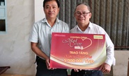 Mai Vàng nhân ái thăm nghệ nhân Ngô Minh Phú và NS Phương Anh