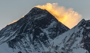 Điều thần kỳ nào đã tạo ra Himalaya và tiếp tục nâng cao đỉnh Everest?