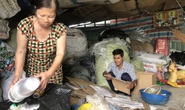 Gặp đôi vợ chồng nhặt ve chai trả lại tiền tỉ cho người đánh rơi
