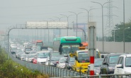 Ùn tắc dài cả 1 km trên cao tốc Hà Nội - Ninh Bình khi người dân trở lại Thủ đô