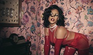 Rihanna táo bạo với nội y xuyên thấu
