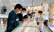 Người người tấp nập mua vàng đón ngày Thần Tài