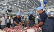 Heo hơi liên tục rớt giá, giò chả đua nhau khuyến mãi
