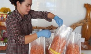 Đặc sản Tết miền Tây tràn ngập chợ mạng