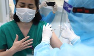 Sau tiêm vắc-xin Covid-19, nhiều người phản ứng thường, 2 người có phản vệ độ 2