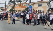 Thiếu niên văng khỏi xe máy, đâm gốc cây trên vỉa hè tử vong
