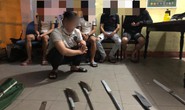 CLIP: Cảnh sát nổ súng trấn áp nhóm thiếu niên thanh toán nhau trong đêm