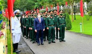 Lãnh đạo Bộ Quốc phòng dâng hương tưởng niệm anh hùng liệt sĩ Đoàn tàu không số