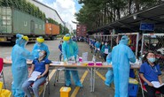 Công nhân phấn khởi trở lại làm việc