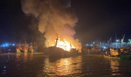 Bình Định: Cháy hàng loạt tàu cá đang neo đậu tại cảng cá Quy Nhơn