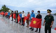 Trao cờ Tổ quốc cho ngư dân TP Phú Quốc