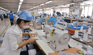 Ngành dệt may chuyển hướng để trụ vững
