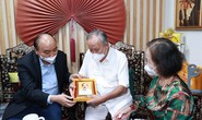 Chủ tịch nước Nguyễn Xuân Phúc thăm các nhà giáo tiêu biểu