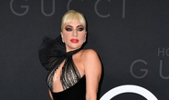 Lady Gaga “thả rông” vòng 1 ra mắt phim “House of Gucci”
