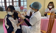 Vụ 4 học sinh sốc phản vệ sau tiêm vắc-xin Covid-19: 1 em tiên lượng xấu, 2 em đã ra viện