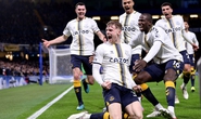 Chelsea rơi chiến thắng sân nhà, Liverpool vùi dập Newcastle