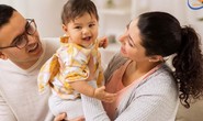 Có được nhận nuôi con nuôi khi cha mẹ bé còn sống?