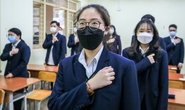 Cận cảnh học sinh lớp 12 ở Hà Nội hào hứng đi học trở lại