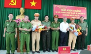 2 cán bộ CSGT mở đường đưa sản phụ sinh trên ôtô đến bệnh viện được khen thưởng