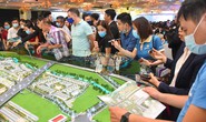 Vốn ngân hàng đổ vào bất động sản có đáng lo?