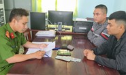 CLIP: Bắt tại trận 2 đối tượng từ Thanh Hóa vào Kiên Giang làm liều