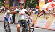 Trịnh Đức Tâm qua mặt Lê Nguyệt Minh trong cuộc đua Áo xanh