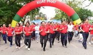 Chủ tịch Hà Nội chạy bộ quanh hồ Gươm hưởng ứng Ngày chạy Olympic vì sức khỏe toàn dân