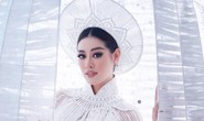 Khánh Vân giới thiệu áo dài dự thi Hoa hậu Hoàn vũ, cư dân mạng hỏi sao giống thần điêu?