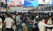 Chùm ảnh: Sân bay Nội bài đông nghẹt trước lễ 30-4, 1-5