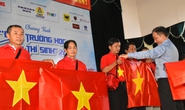 Trao cờ Tổ quốc cho ngư dân xứ dừa