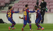 Messi lập kỷ lục, trọng tài bị nghi tiếp tay Barcelona hạ Valladolid
