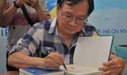 Nhà văn Nguyễn Nhật Ánh ký tặng sách, kỷ niệm 10 năm với Đảo mộng mơ