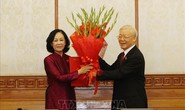 Tổng Bí thư trao quyết định phân công bà Trương Thị Mai làm Trưởng ban Tổ chức Trung ương