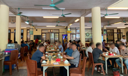 Hà Nội xem xét dừng các quán bia hơi, yêu cầu cơ chế thông tin như thời chiến