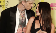 Megan Fox gây sốc với thời trang mặc như không