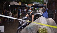 Ca nghi mắc Covid-19 ghé qua, toàn bộ khu chợ nhộn nhịp với hàng trăm kiốt bị phong tỏa