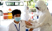 Cận cảnh tiêm vắc-xin ở tâm dịch Bắc Giang