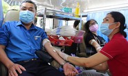 Đoàn viên tình nguyện hiến máu cứu người