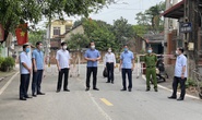 Chống dịch lơ mơ, Chủ tịch phường bị đình chỉ công tác