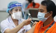 Toàn cảnh ngày đầu chiến dịch tiêm vắc-xin Covid-19 tại TP HCM
