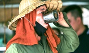 Người lao động mưu sinh ở bến xe Mỹ Đình mướt mồ hôi trong đợt nắng đỉnh điểm