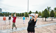 Người Đà Nẵng trong ngày hàng quán, bãi tắm được mở cửa trở lại