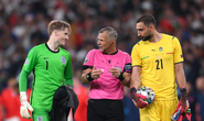 Lạ lùng Euro 2020: Hai thủ môn được tôn vinh xuất sắc nhất