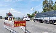 Bình Định: “Bắt quả tang” thanh niên trốn trong cốp xe con để qua chốt kiểm soát dịch